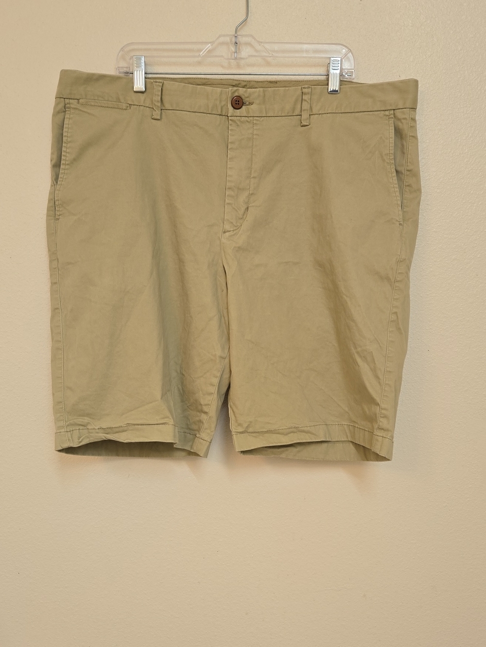 Tommy Bahama Men's  Khaki Beige Shorts  Sz 42